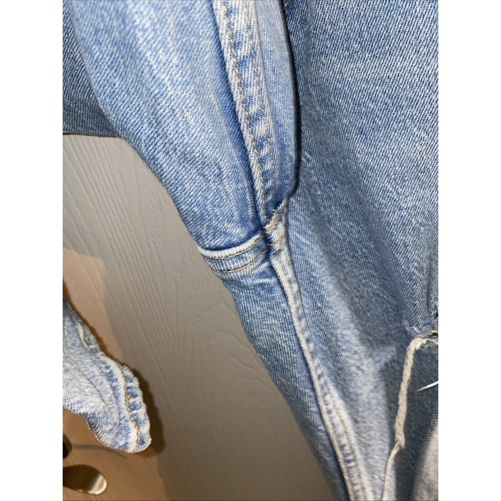 Levi's Women's 70's High‎ Rise Flare Jeans 28 Distressed Light - Picture 5 of 10